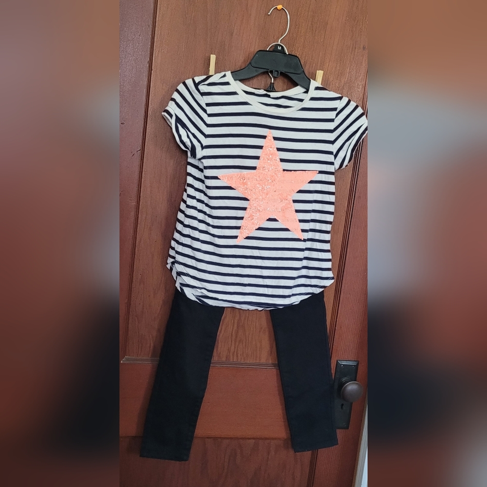 Girls Stripe Mixed match outfit.